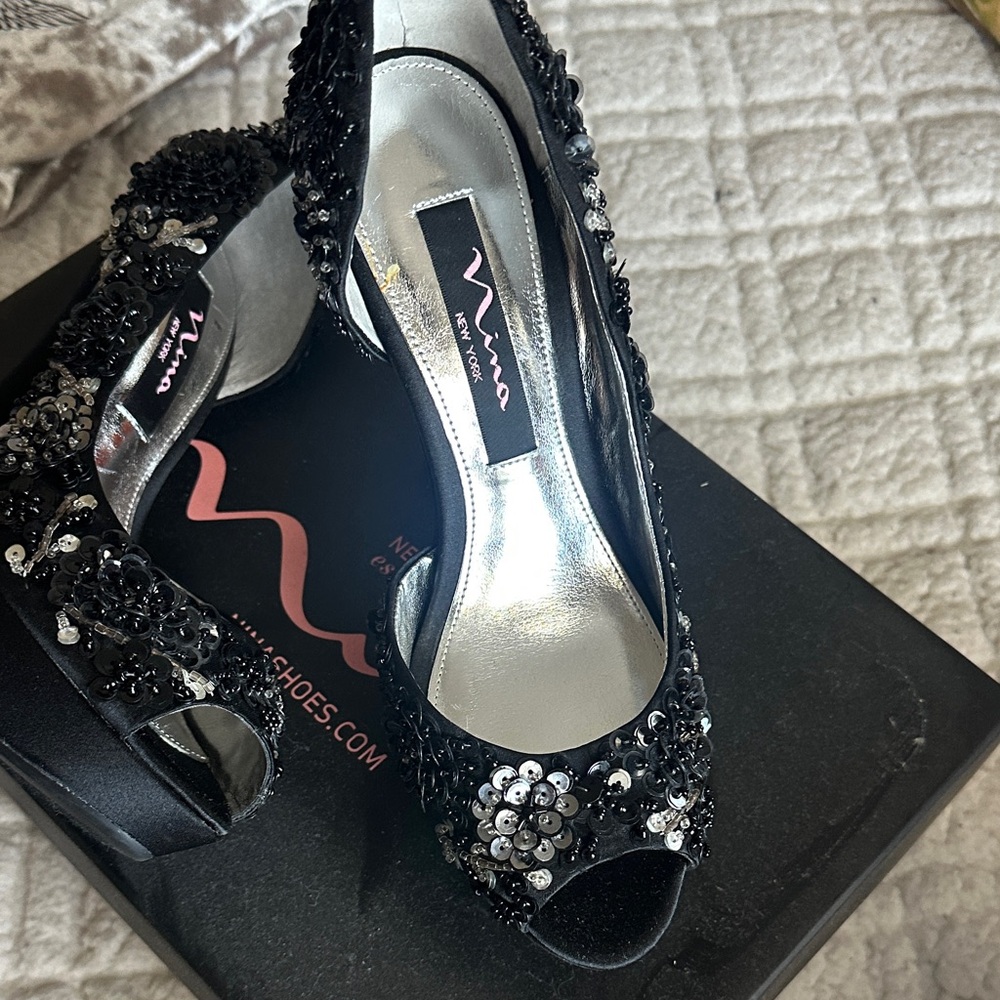 Source Unknown Black and Silver Stiletto Heels